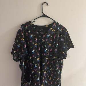 Maevn Prints Kids & Ribbons Scrub Top 2XL Black Medical Uniform